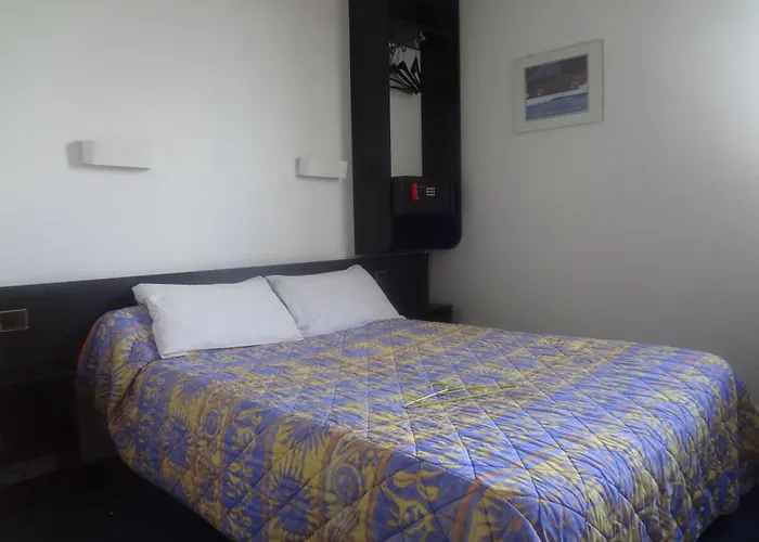 Rev'hotel 3* Coignières